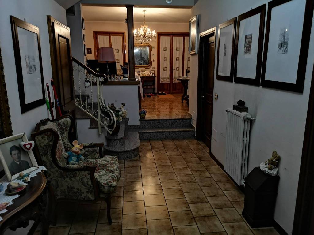 casa indipendente in vendita a Bibbiano in zona Fossa