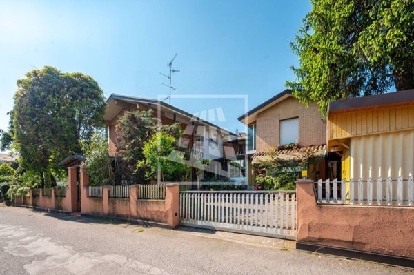 casa indipendente in vendita a Bibbiano in zona Barco