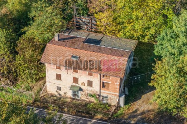 casa indipendente in vendita a Bibbiano in zona Ghiardo