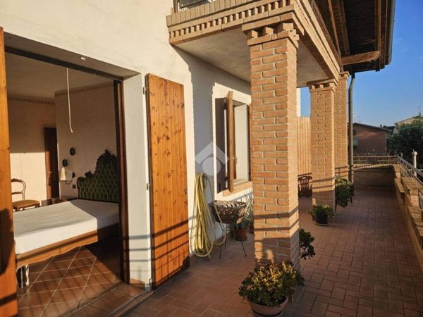 casa indipendente in vendita a Bibbiano