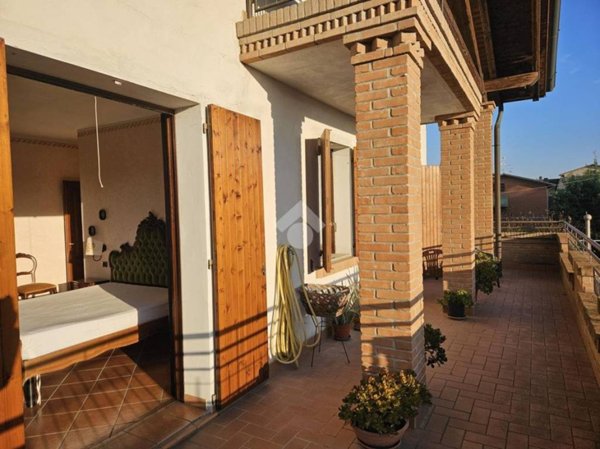casa indipendente in vendita a Bibbiano