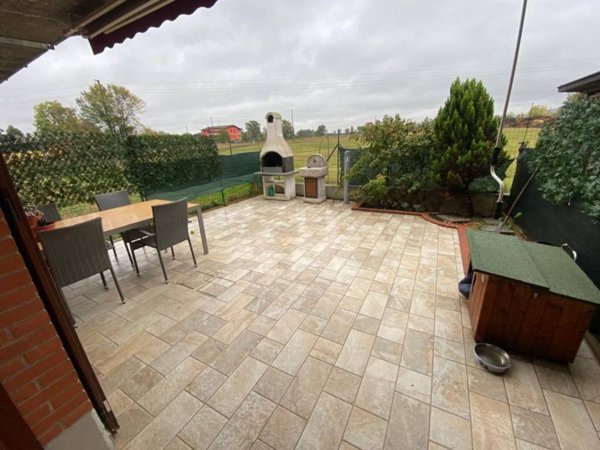 casa indipendente in vendita a Bibbiano in zona Corniano