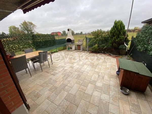 casa indipendente in vendita a Bibbiano in zona Corniano