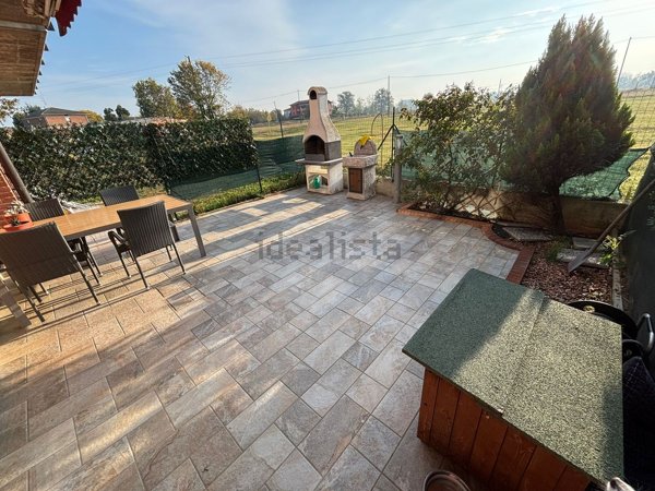 casa indipendente in vendita a Bibbiano in zona Corniano