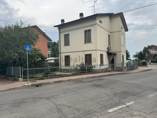 casa indipendente in vendita a Bibbiano