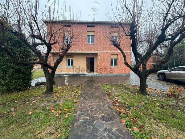 casa indipendente in vendita a Bibbiano