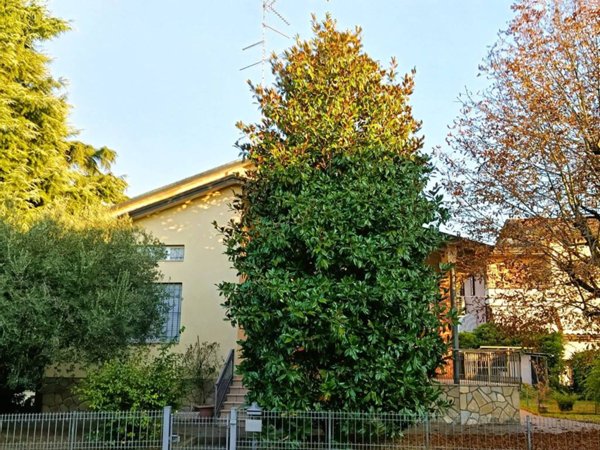 casa indipendente in vendita a Bibbiano in zona Barco