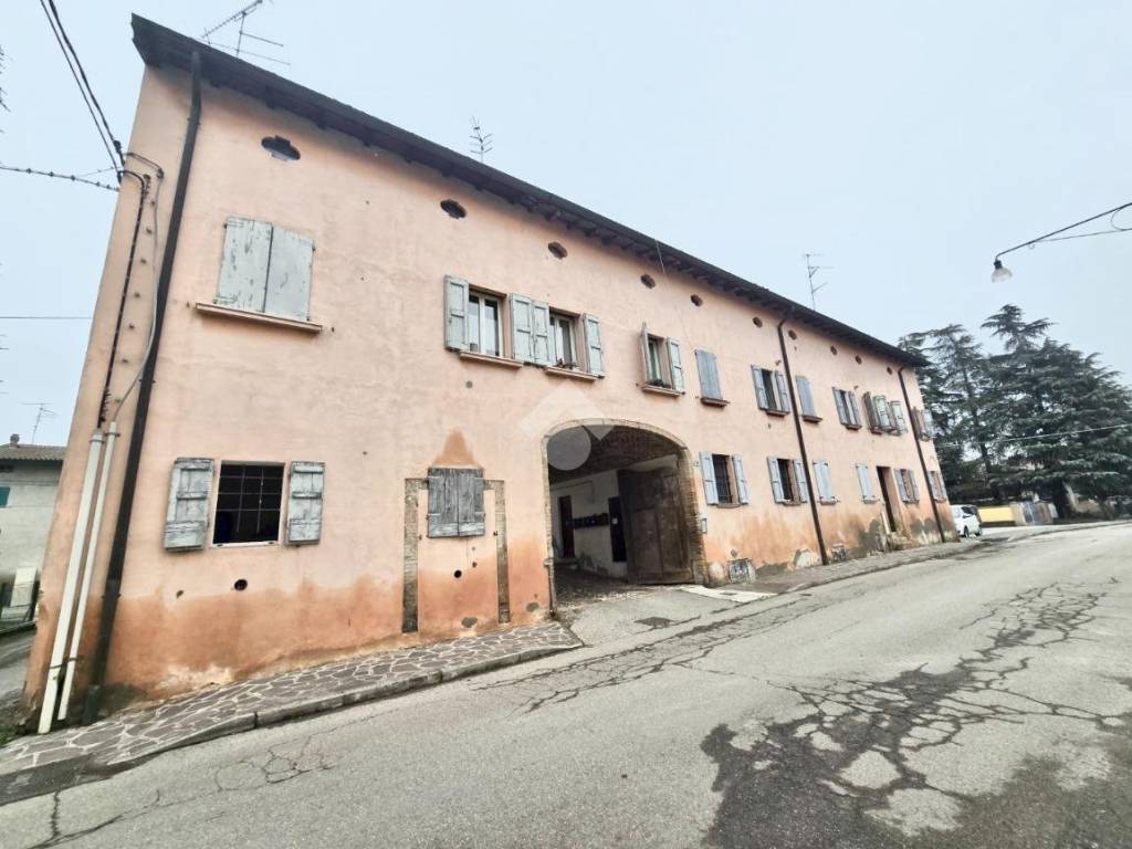 appartamento in vendita a Bibbiano in zona Barco