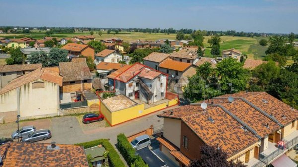 casa indipendente in vendita a Bibbiano