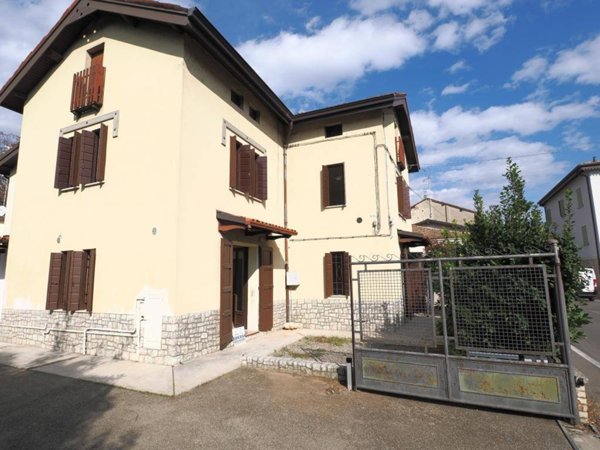 casa indipendente in vendita a Bibbiano