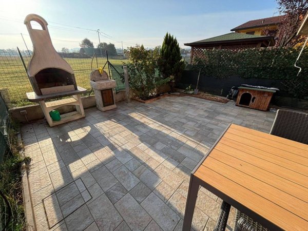 casa indipendente in vendita a Bibbiano in zona Corniano