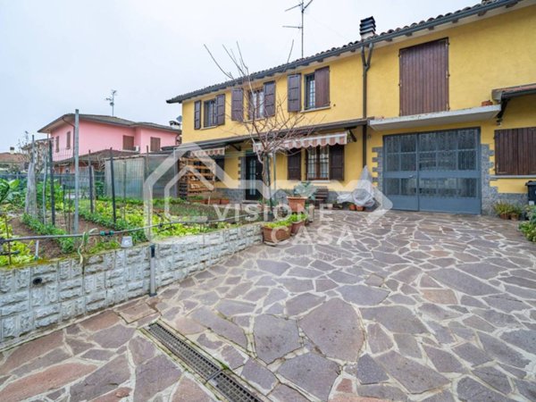 casa indipendente in vendita a Bibbiano in zona Barco