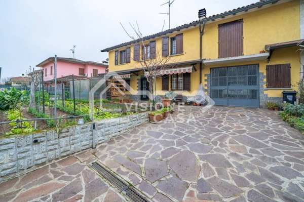 casa indipendente in vendita a Bibbiano in zona Barco