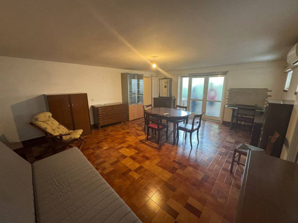 negozio in vendita a Bibbiano