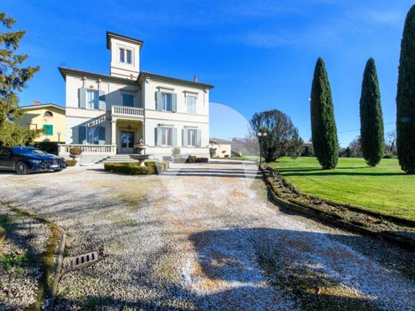 casa indipendente in vendita a Bibbiano