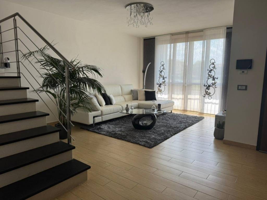 casa indipendente in vendita a Bibbiano