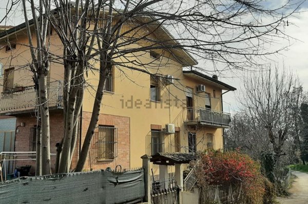 casa indipendente in vendita a Bibbiano in zona Barco