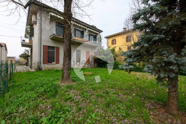 casa indipendente in vendita a Bibbiano in zona Fossa
