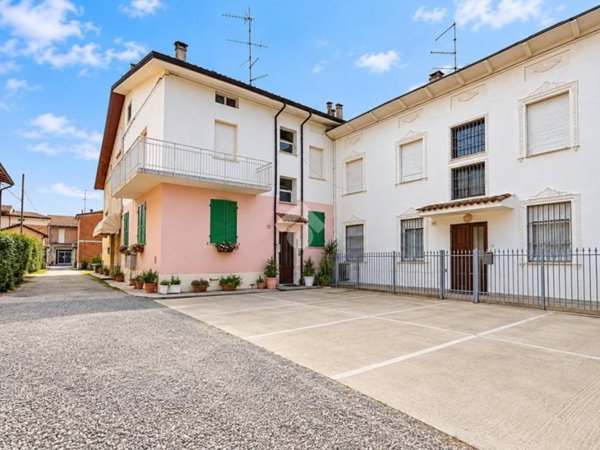 casa indipendente in vendita a Bibbiano in zona Barco