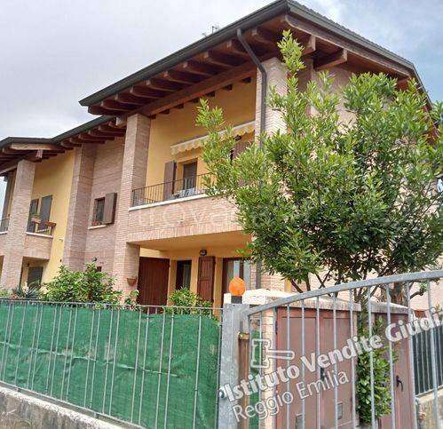 casa indipendente in vendita a Bibbiano