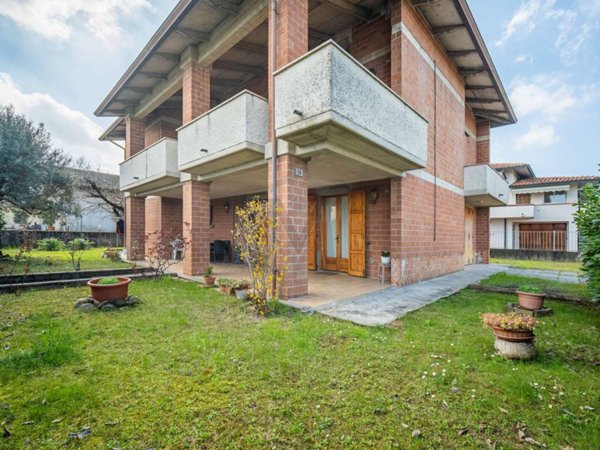 casa indipendente in vendita a Bibbiano in zona Barco