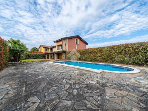 casa indipendente in vendita a Bibbiano in zona Barco