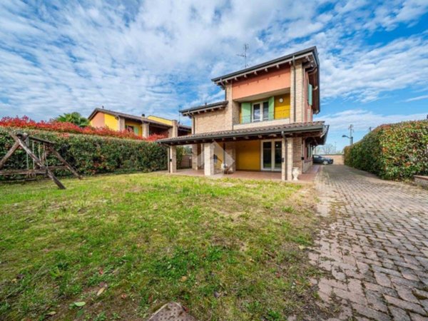 casa indipendente in vendita a Bibbiano in zona Barco