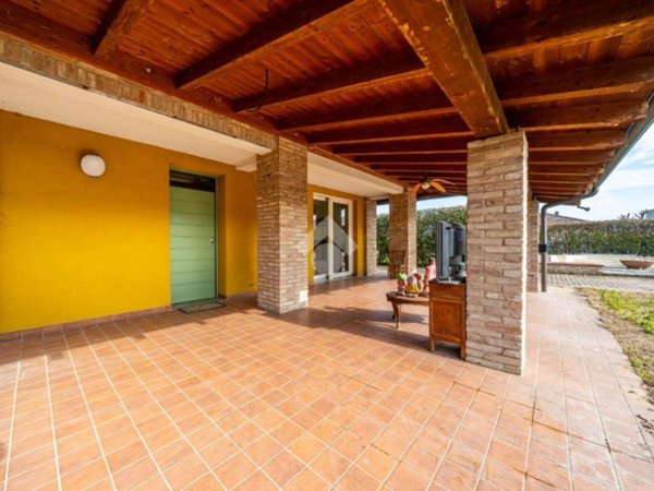 casa indipendente in vendita a Bibbiano in zona Barco