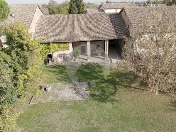 casa indipendente in vendita a Bibbiano in zona Barco