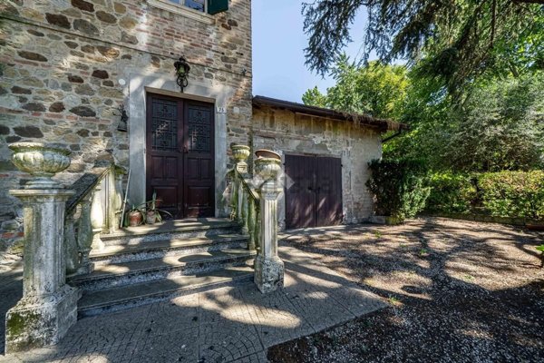 casa indipendente in vendita a Bibbiano in zona Corniano