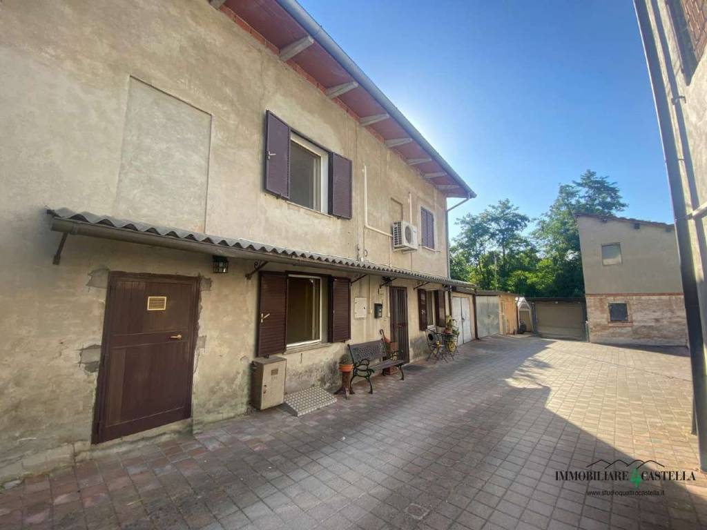 casa indipendente in vendita a Bibbiano in zona Barco