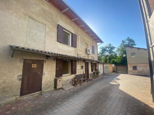 casa indipendente in vendita a Bibbiano in zona Barco