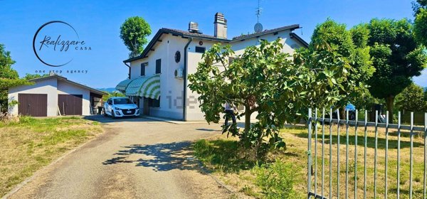casa indipendente in vendita a Bibbiano
