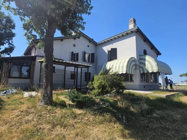 casa indipendente in vendita a Bibbiano in zona Ghiardo
