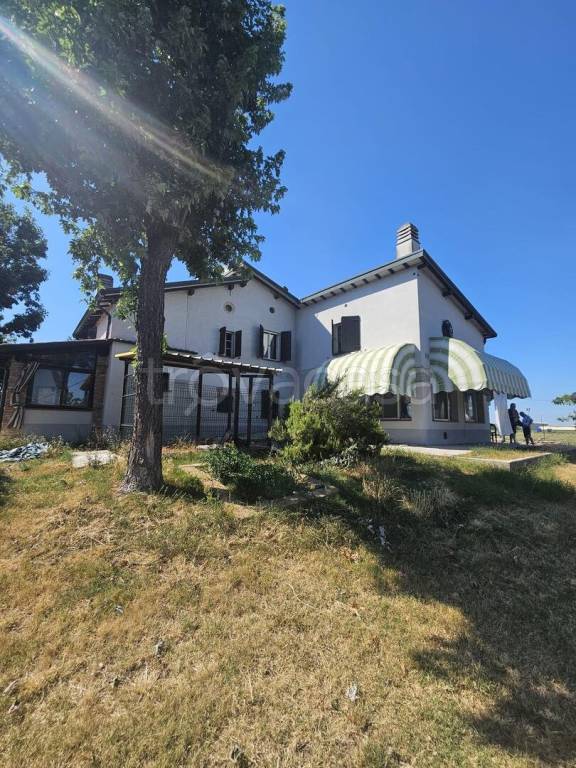 casa indipendente in vendita a Bibbiano in zona Ghiardo