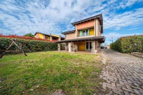 casa indipendente in vendita a Bibbiano in zona Barco