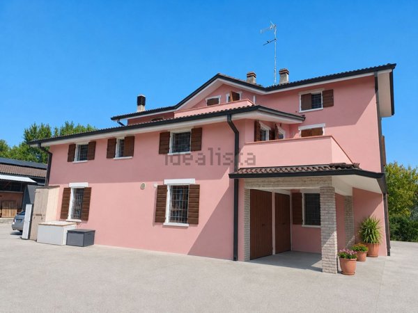 casa indipendente in vendita a Bibbiano