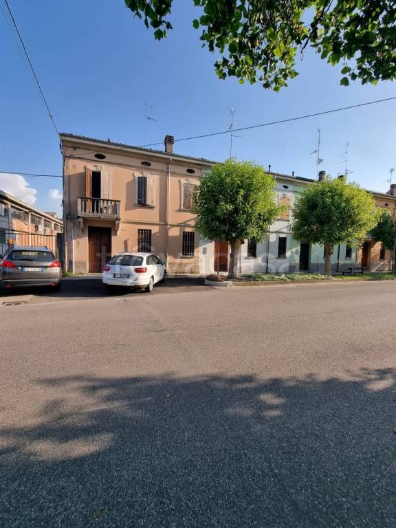 casa indipendente in vendita a Boretto