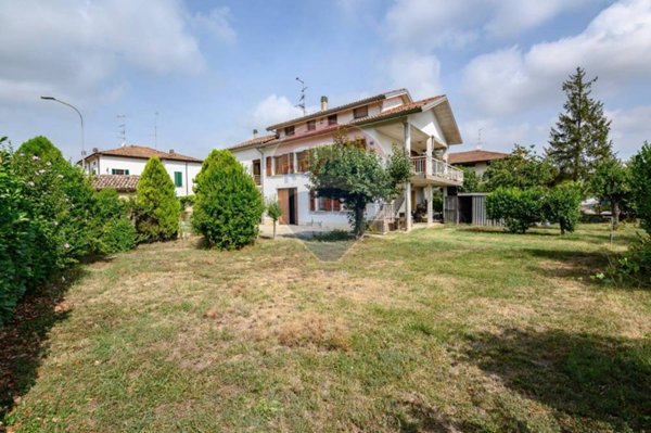 casa indipendente in vendita a Boretto