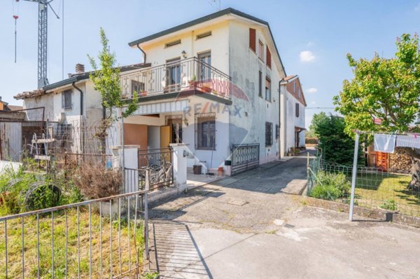 casa indipendente in vendita a Boretto in zona Santa Croce