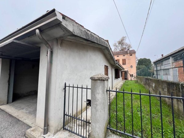 casa indipendente in vendita a Boretto
