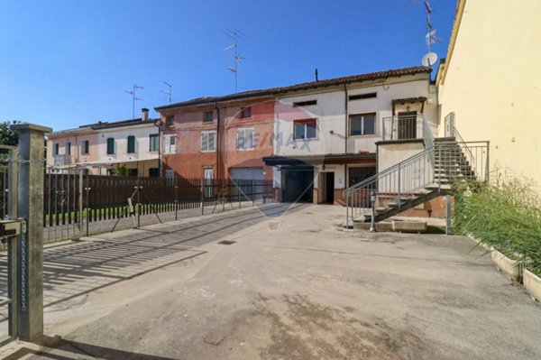 casa indipendente in vendita a Boretto