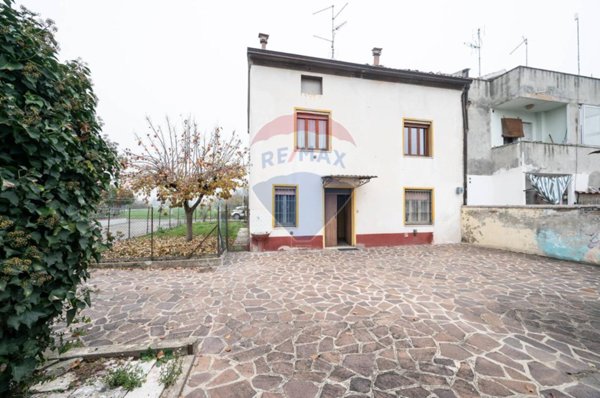 casa indipendente in vendita a Boretto
