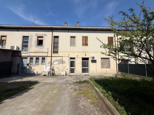 casa indipendente in vendita a Boretto