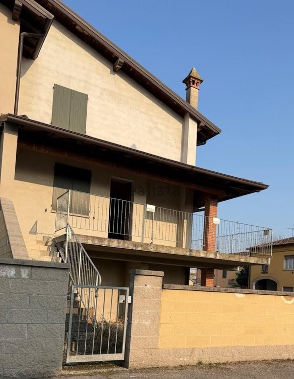 casa indipendente in vendita a Boretto in zona Santa Croce