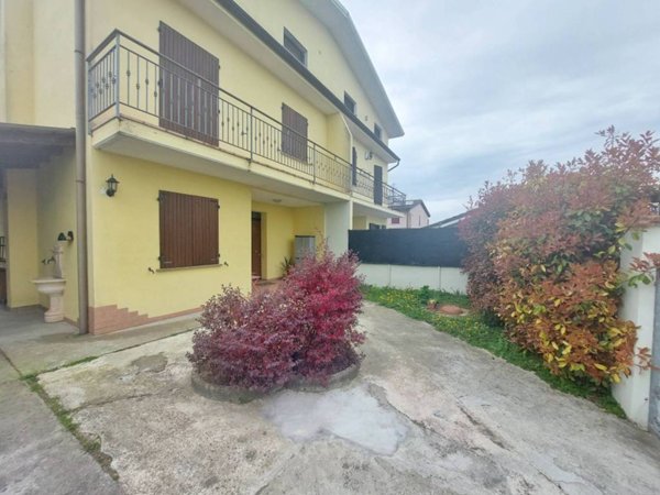 casa indipendente in vendita a Boretto