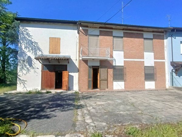 casa indipendente in vendita a Boretto in zona Santa Croce