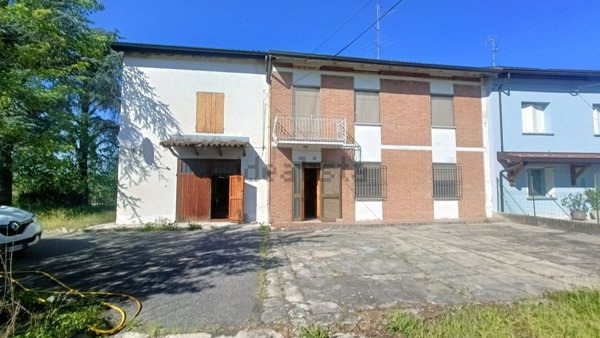 casa indipendente in vendita a Boretto in zona Santa Croce