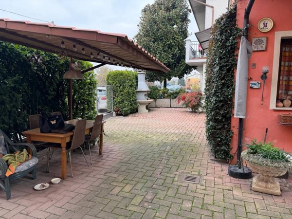 casa indipendente in vendita a Boretto