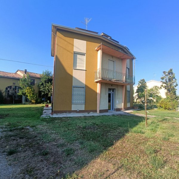 casa indipendente in vendita a Boretto